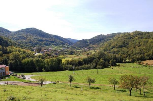 Hisa Posebne Sorte Kodreti Zewnętrze zdjęcie